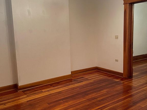 4th image of 131 W 1st Ave