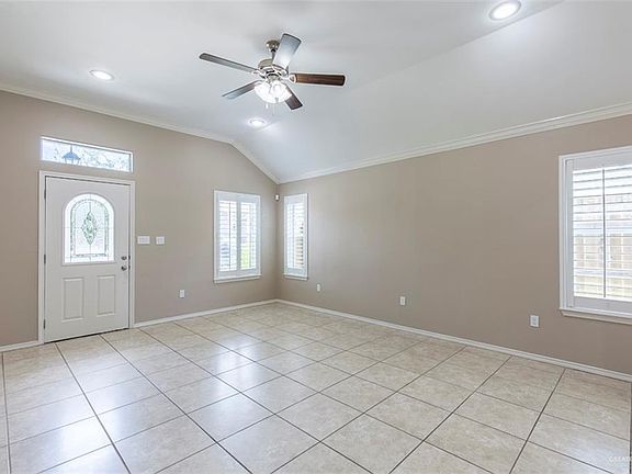 5th image of 4512 Pelican Ave