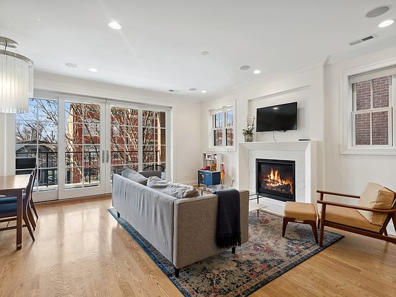 2nd image of 1923 N Damen Ave #2