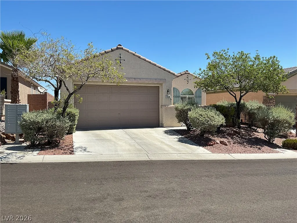 3 bed, 2.0 bath, 1904 sqft, $2,795 — Photo 1