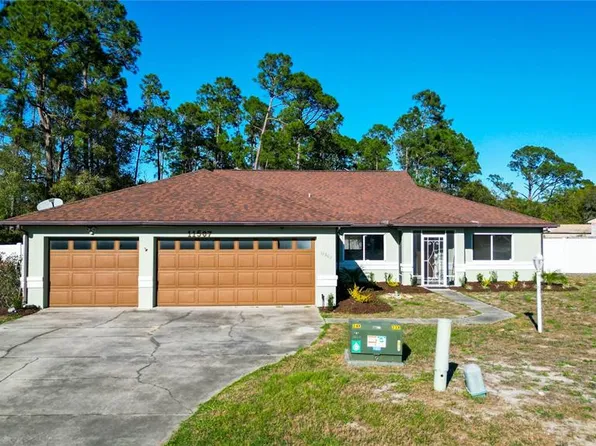 11507 Lake Dr, Leesburg, FL 34788