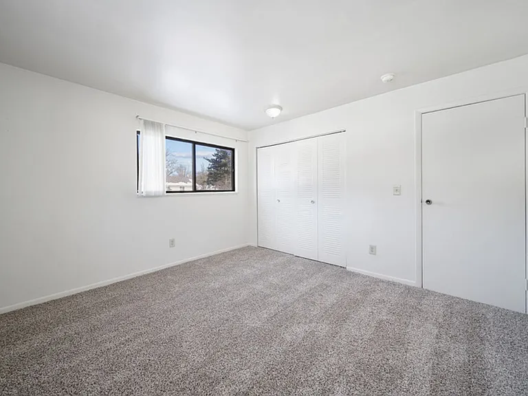 North Branch Apartments — Photo 31