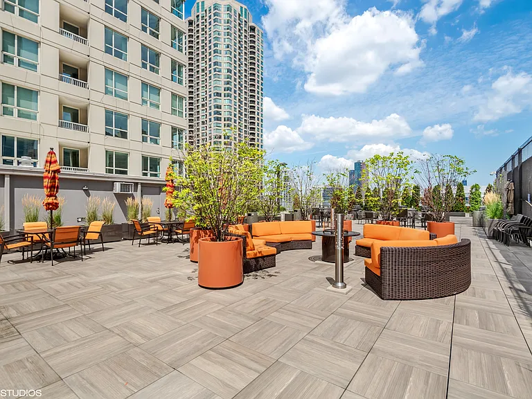 345 N La Salle Dr #2602 — Photo 9