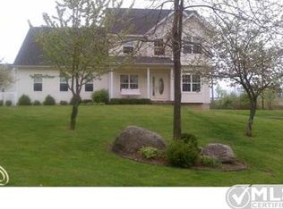 1588 Rulane Dr, Lapeer, MI 48446