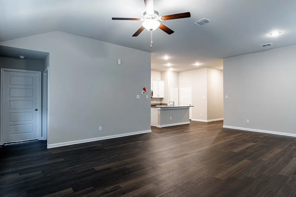 3 bed, 2.0 bath, 1636 sqft, $1,725 — Photo 3