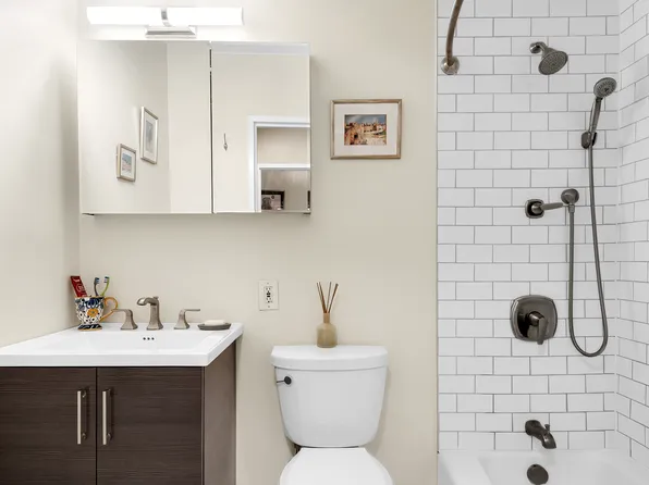 166 East 63rd Street image 6 of 7