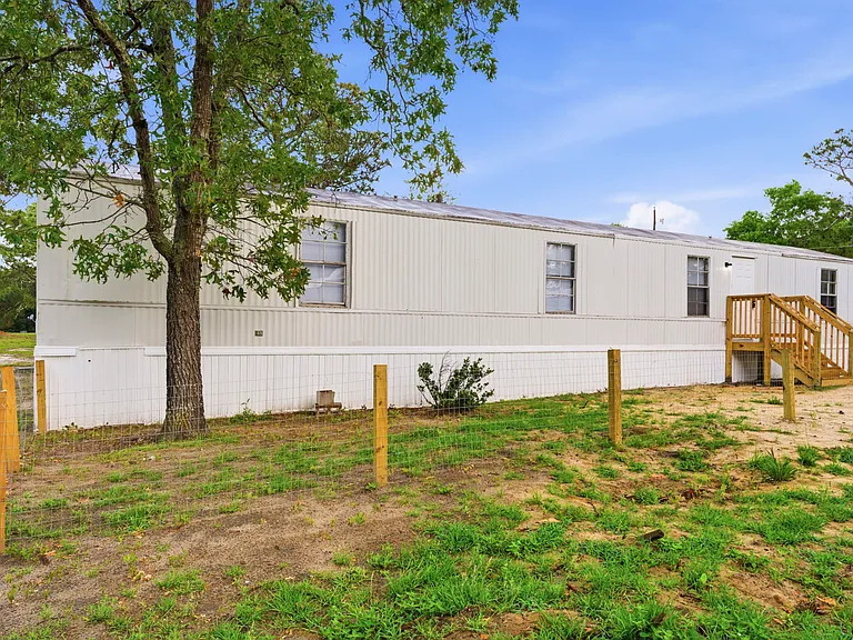 188 Bismarck Dr — Photo 1