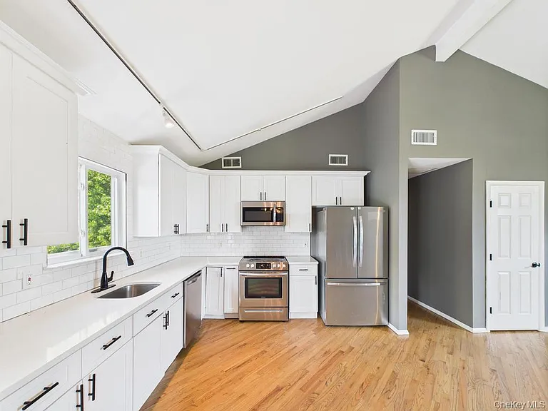 45 Willow St — Photo 13
