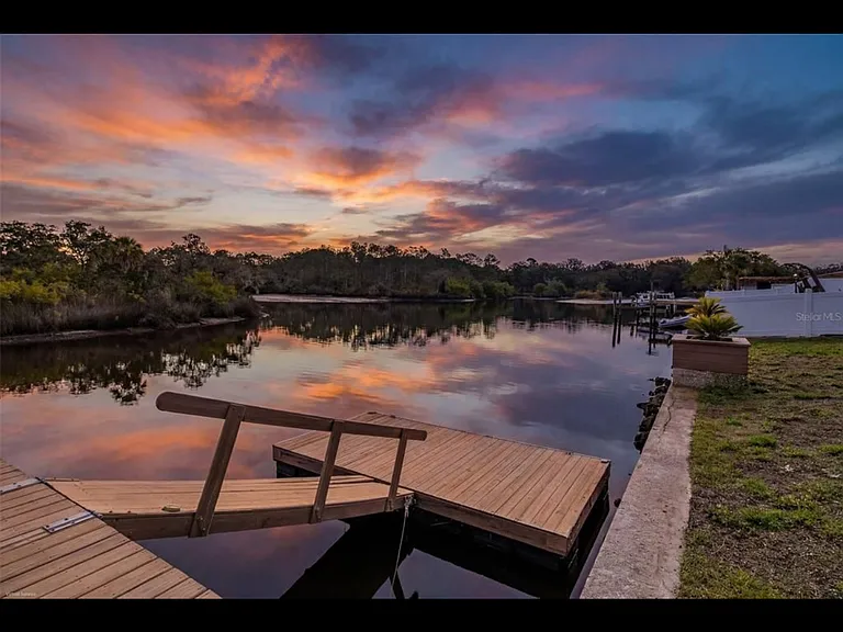 1166 Chancellor Dr — Photo 14