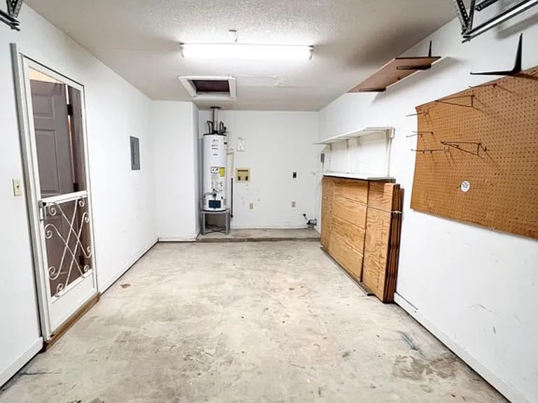 425 Muskegon Ave — Photo 18