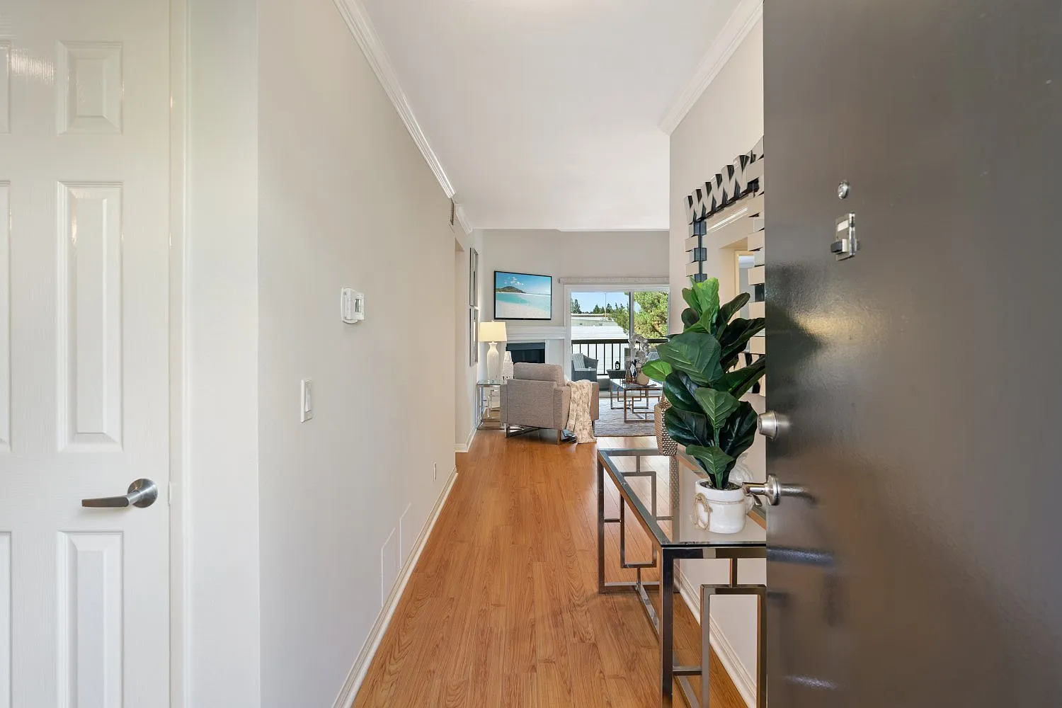 2 bed, 920 sqft, $2,975 — Photo 2