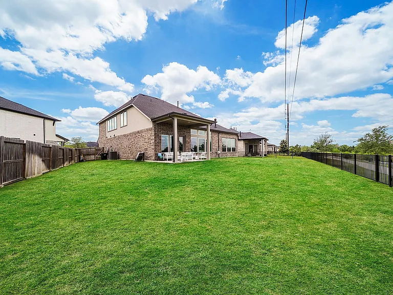 5802 Emerald Ranch Ln — Photo 44