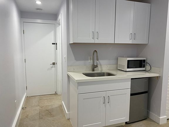 3rd image of 52 Avalon Dr #3