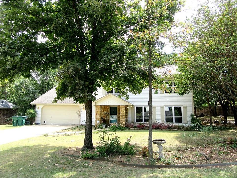 1st image of 132 Bluebonnet Dr
