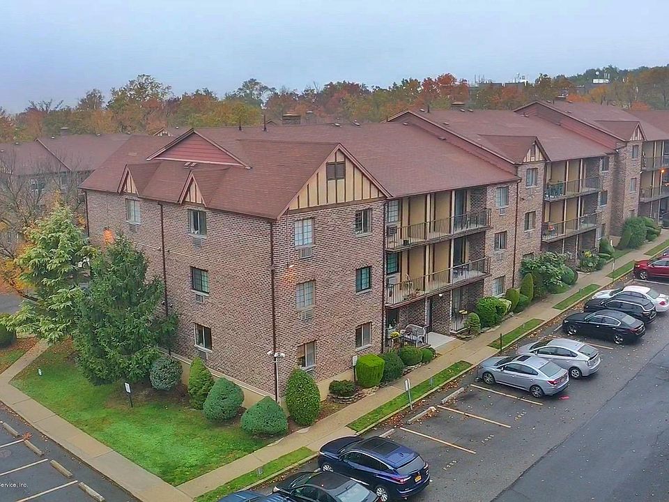 1st image of 20 Donna Ct APT 12