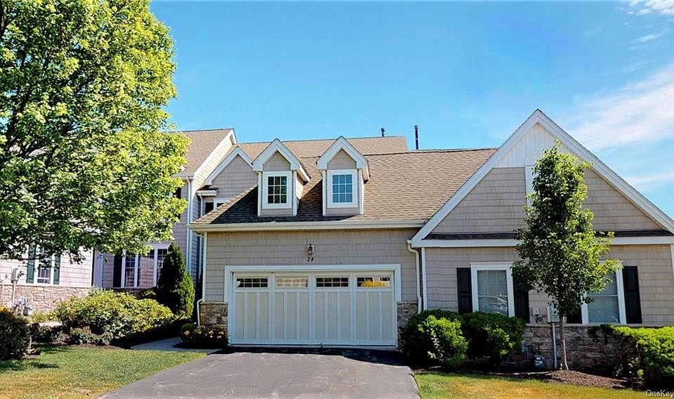 1st image of 24 Turnberry Ct