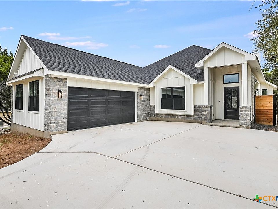 1st image of 8 Lakewood Cir