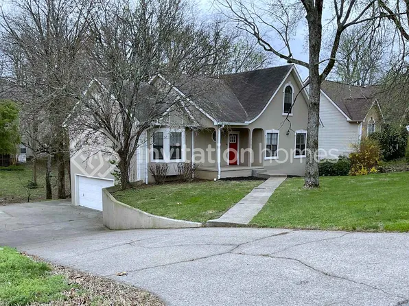 518 Woodland Hills Dr, La Vergne, TN 37086