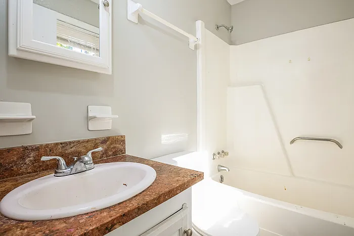 139 Rosedale Ave — Photo 14