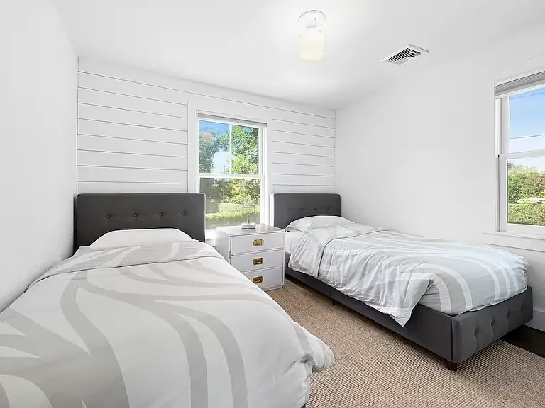 111 Halsey St — Photo 19