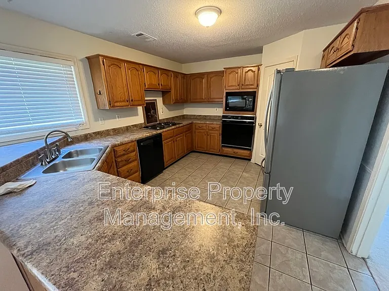 6700 N Kirby Oaks Cv — Photo 15
