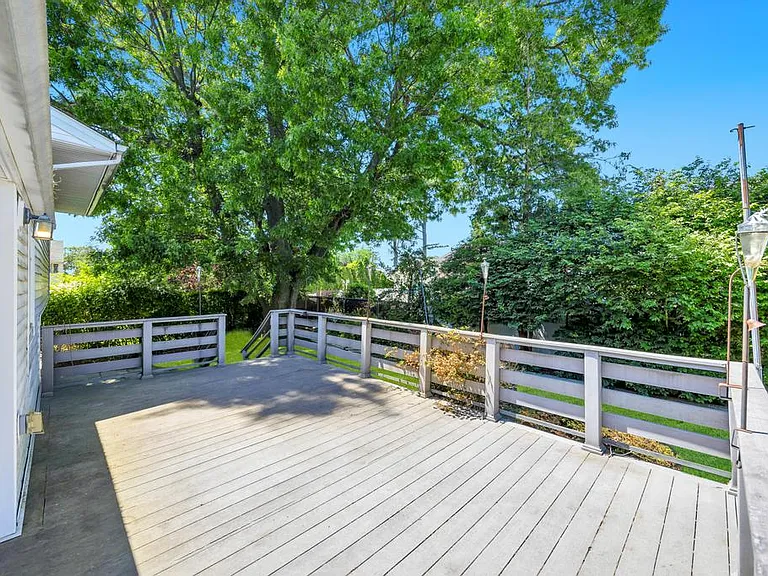 20 Switzerland Rd — Photo 27