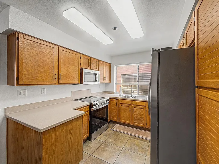 154 W 5th St #222 — Photo 11