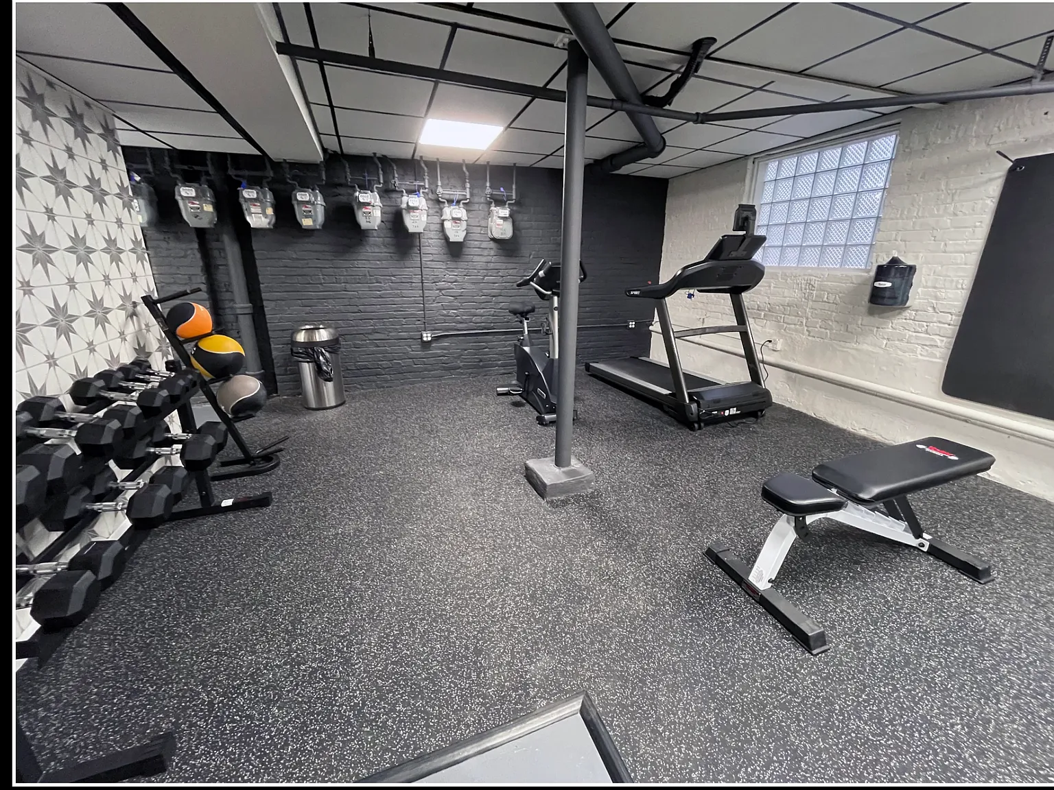 Studio, 400 sqft, $1,975 — Photo 4
