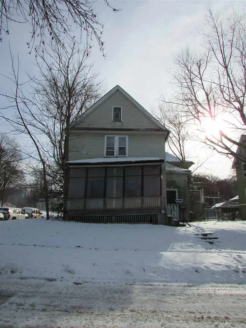 2432 8 1/2 Ave photo 1