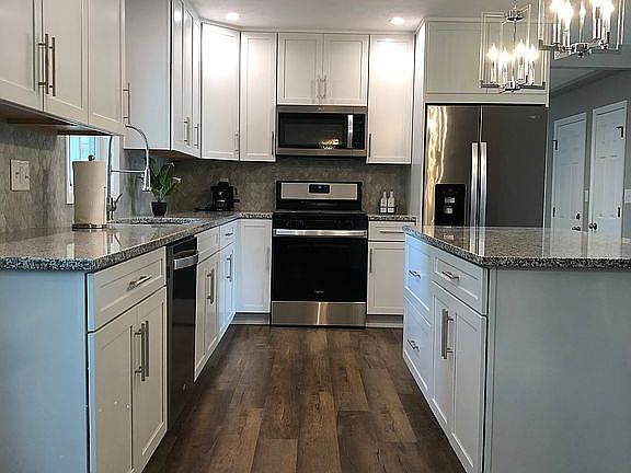 5th image of 1492 Cambridge Dr