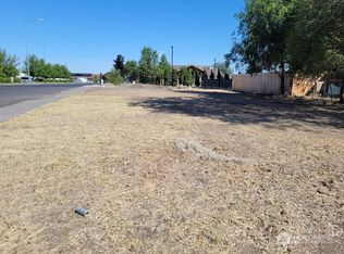 402 E Walnut Ave, Moses Lake, WA 98837