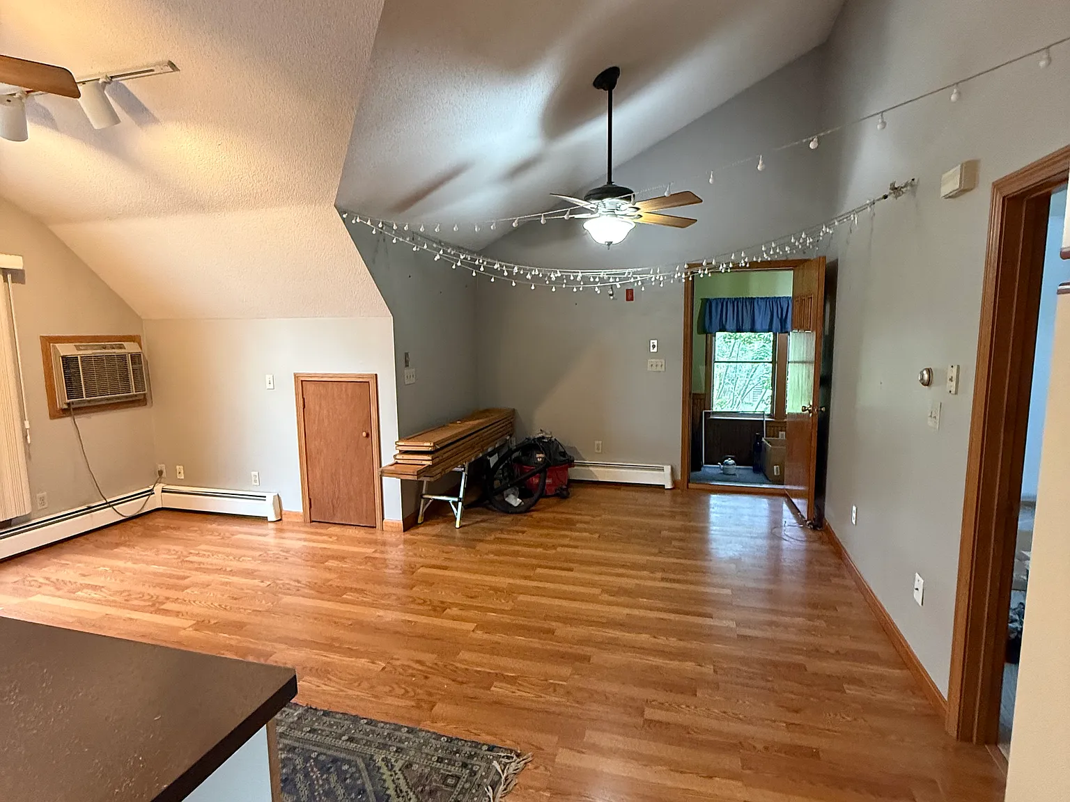 2 bed, 900 sqft, $2,500 — Photo 2