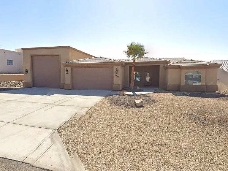 1840 Laramie Dr — Photo 1