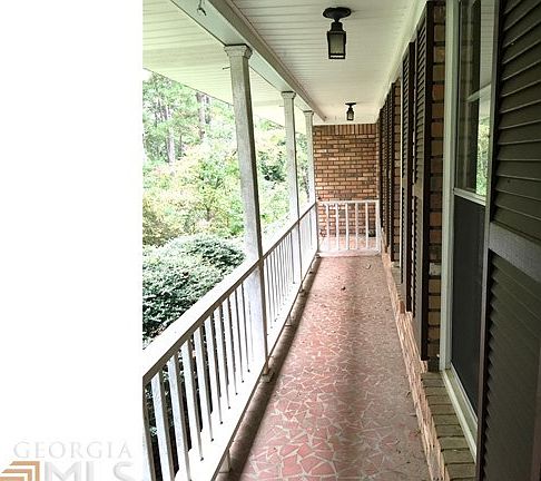 4th image of 2018 Elmwood Cir