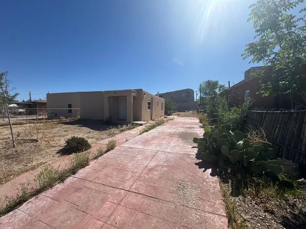 910 Franciscan St NE, Albuquerque, NM 87102
