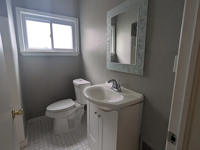23819 Tawas Ave — Photo 12