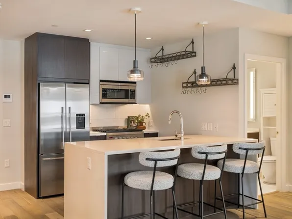 375 Canal St #603, Somerville, MA 02145