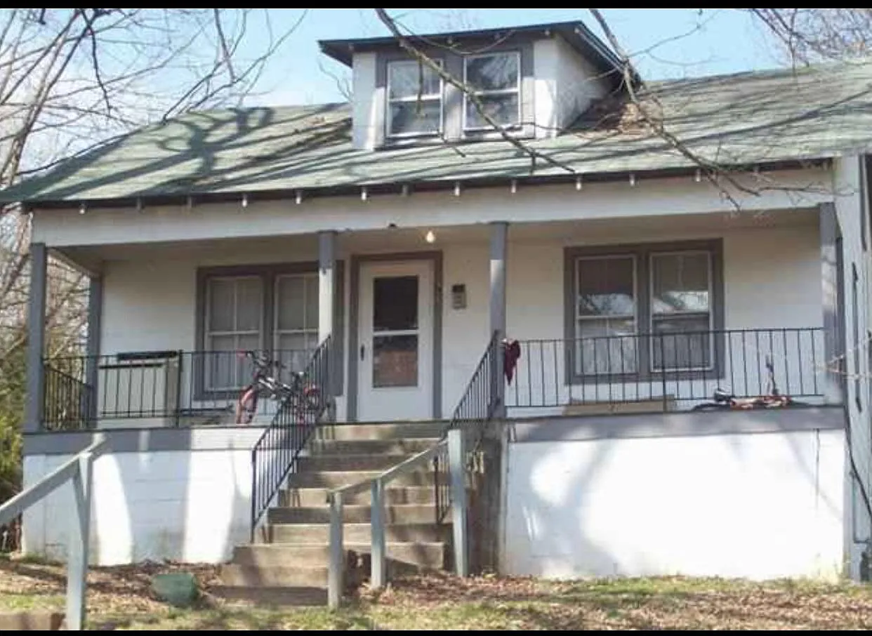 Chatham Ave, Danville — Photo 1