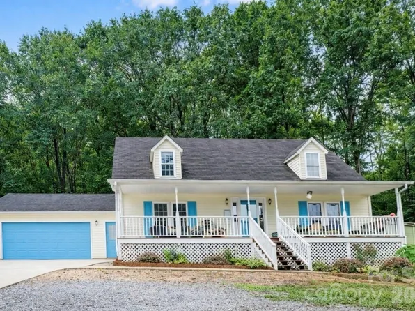 805 Edgewater Dr, Belmont, NC 28012