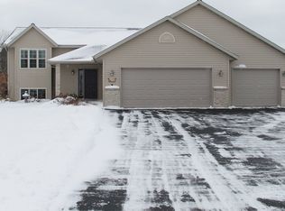 2315 Sunny Meadow Dr, Kronenwetter, WI 54455