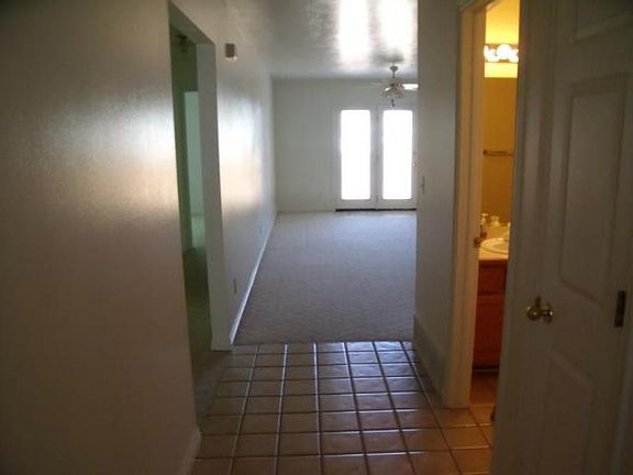 5th image of 686 N Lynnbrook Dr