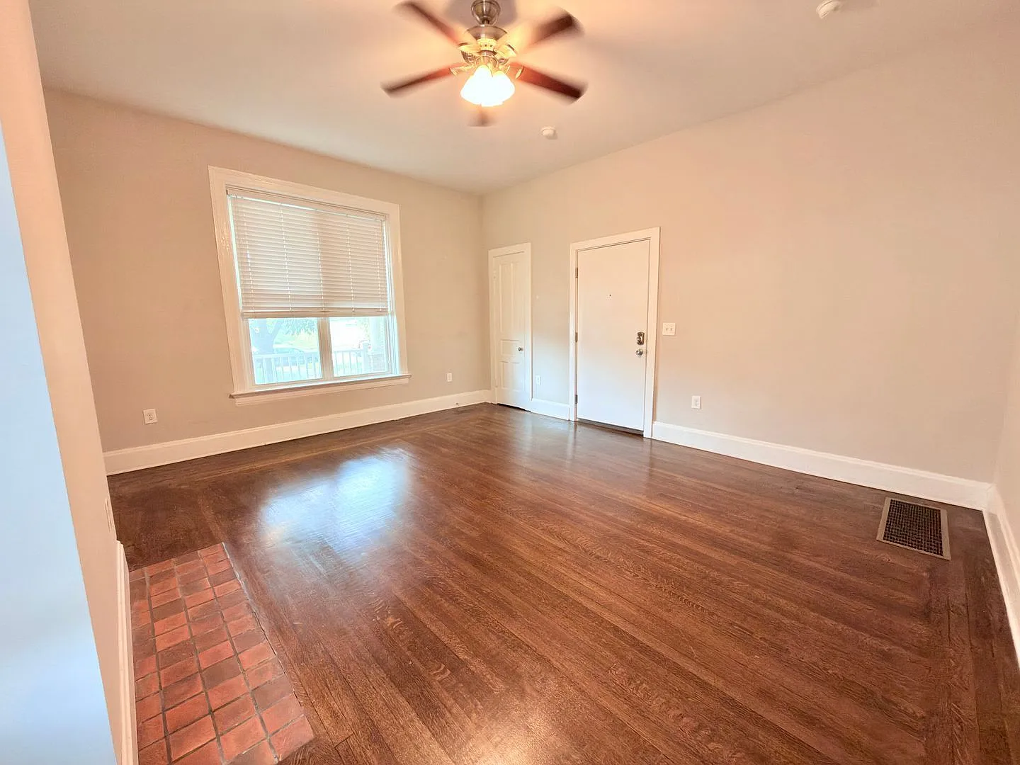 1 bed, 1.0 bath, $950 — Photo 4