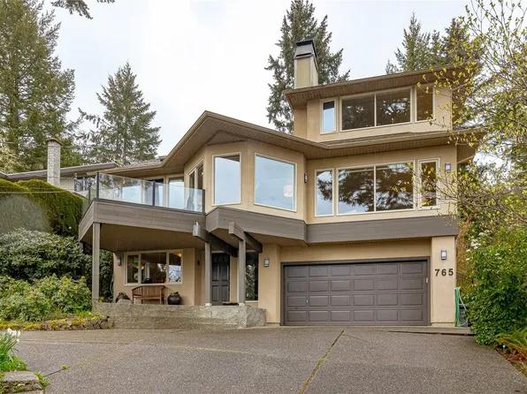 765 Sea Dr, Central Saanich, BC V8M 1B1