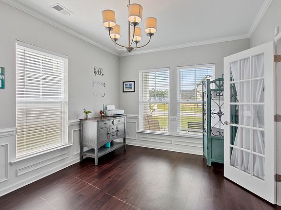 5th image of 35 Whitaker Way N