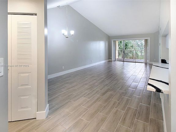 4th image of 1143 Coral Club Dr #1143