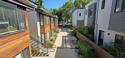 2222 I St #15 Photo 1