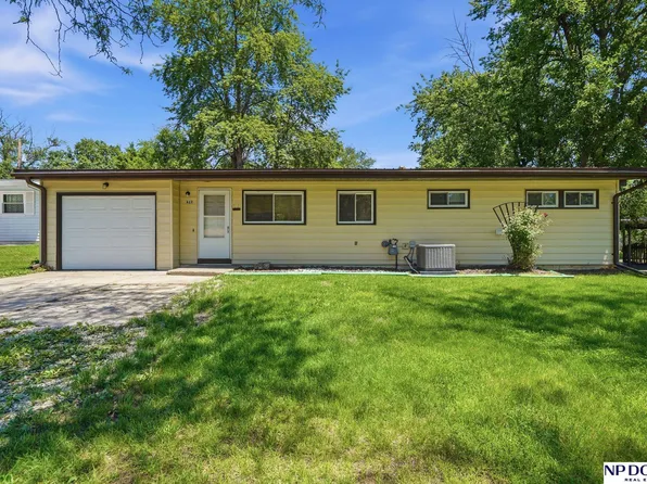 612 Eldora Ln, Lincoln, NE 68505