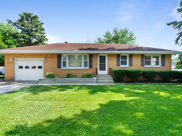 935 E 1st St, Lockport, IL 60441