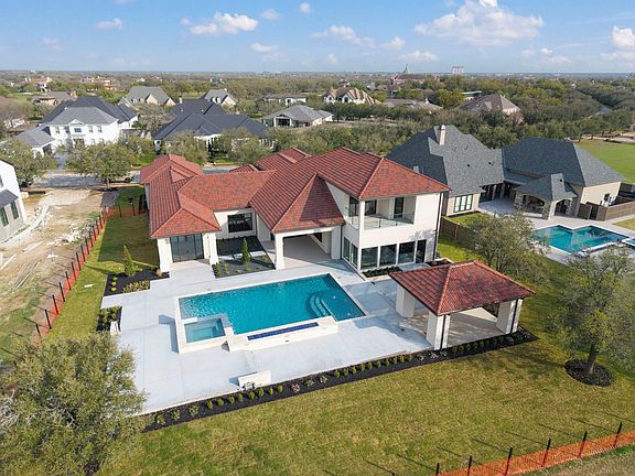 4th image of 5105 Miramont Cir