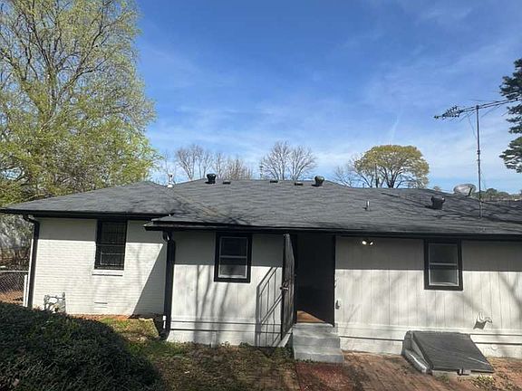 3rd image of 3005 Belvedere Ln